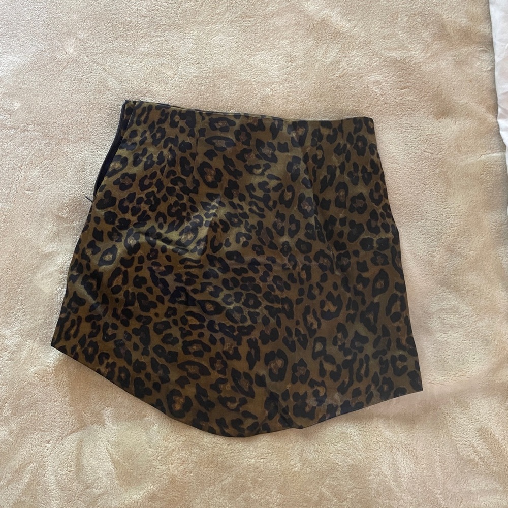 Zara leopard skirt XS